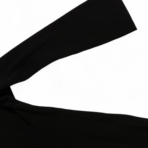 RIB-KNIT SWEETHEART-NECKLINE TOP With Bell Sleeves - Picture 3 of 4